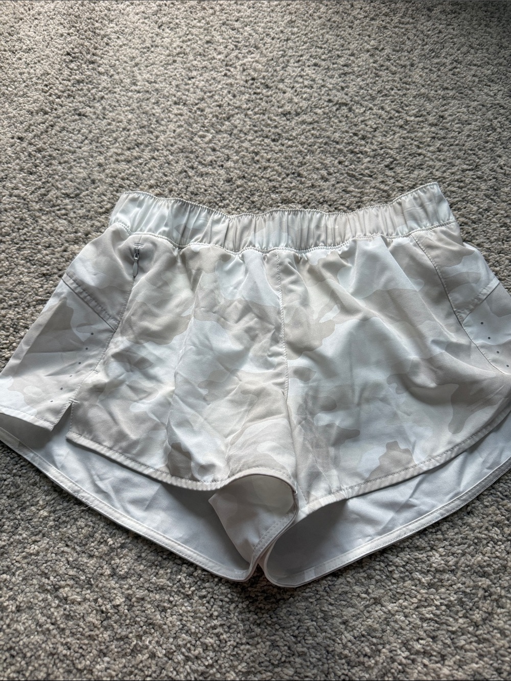 Old Navy White Light Gray Camo Athletic Shorts